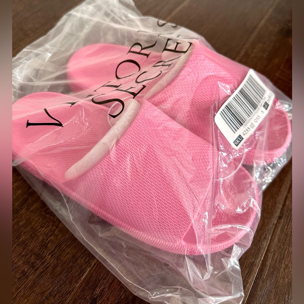 Victoria’s Secret Slip On Slippers (Size S)